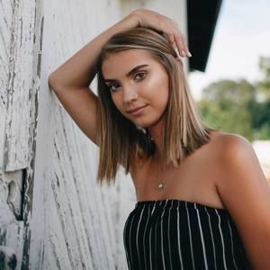 Meet your Posher, Annika